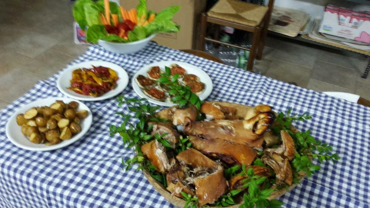 Agriturismo Su Pirastru Sa Castanza Bagian luar foto